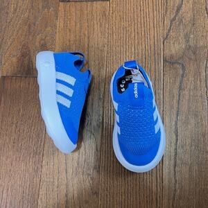 Adidas Toddler Boy's Fashion Sneakers  Bubble comfy Slip. Sz 8